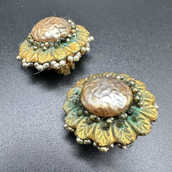 Vintage Signed Miriam Haskell Sunflowers Clip on Faux Pearl Button Earrings - Picture 4 of 16